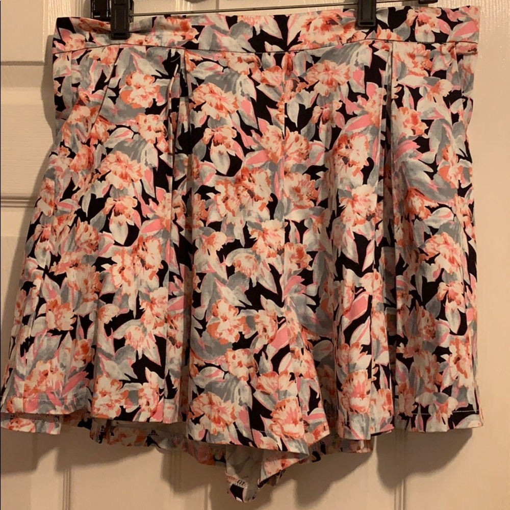 Flower shorts